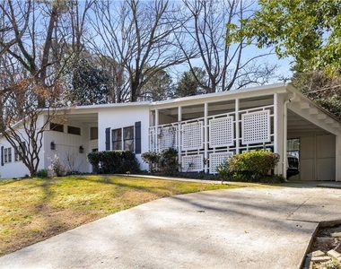 130 Putnam Circle - Photo Thumbnail 1