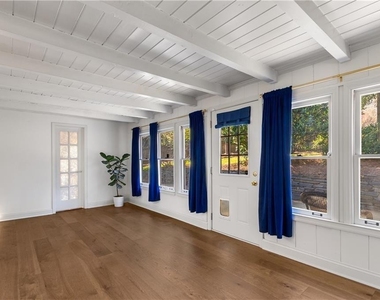 130 Putnam Circle - Photo Thumbnail 9