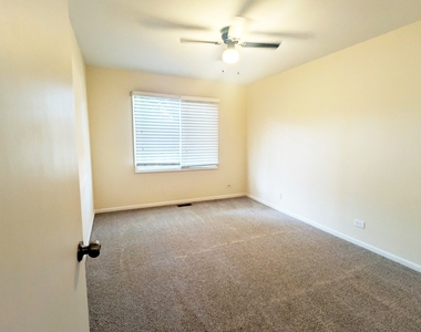 3100 Roberts Drive - Photo Thumbnail 4