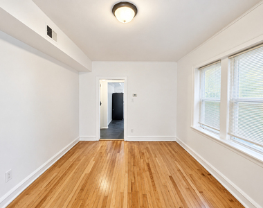 7332 S Artesian Avenue - Photo Thumbnail 2