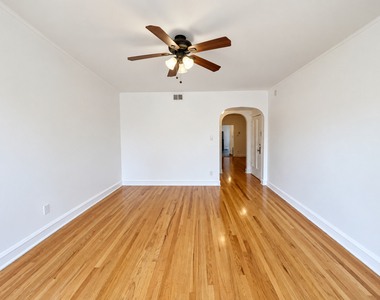 7332 S Artesian Avenue - Photo Thumbnail 4