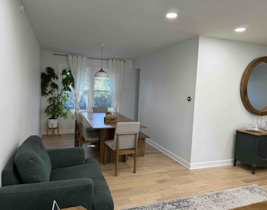 3927 Crestwood Drive - Photo Thumbnail 14