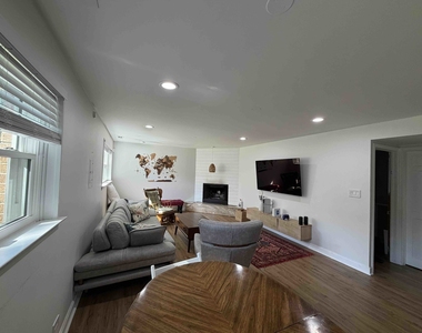 3927 Crestwood Drive - Photo Thumbnail 11