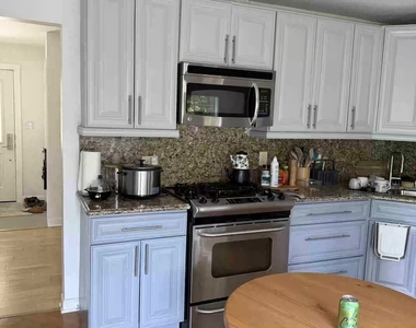 3927 Crestwood Drive - Photo Thumbnail 3