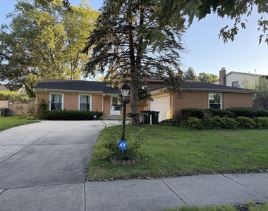 3927 Crestwood Drive - Photo Thumbnail 8