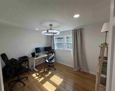 3927 Crestwood Drive - Photo Thumbnail 16