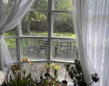 3927 Crestwood Drive - Photo Thumbnail 1