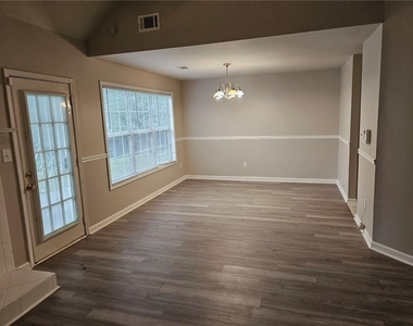 704 White Dove Drive - Photo Thumbnail 12