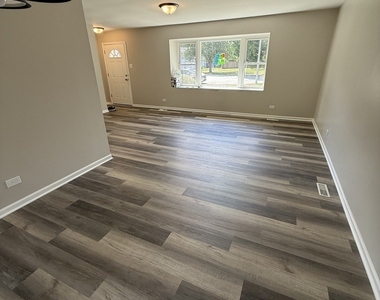 4022 Richmond Court - Photo Thumbnail 3