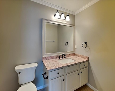 158 Oak Grove Place - Photo Thumbnail 8