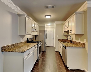 158 Oak Grove Place - Photo Thumbnail 4