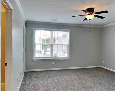 158 Oak Grove Place - Photo Thumbnail 7