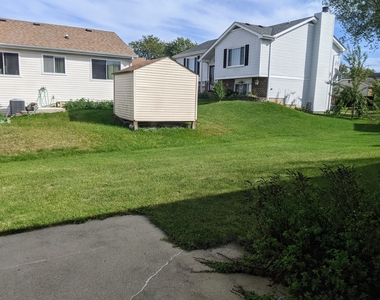 9 Warwick Court - Photo Thumbnail 14