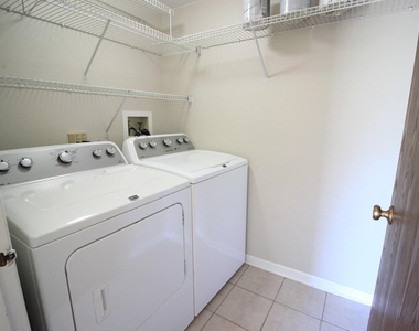 9 Warwick Court - Photo Thumbnail 8