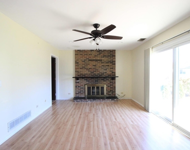 9 Warwick Court - Photo Thumbnail 6