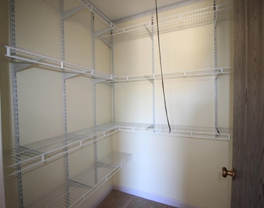 9 Warwick Court - Photo Thumbnail 12