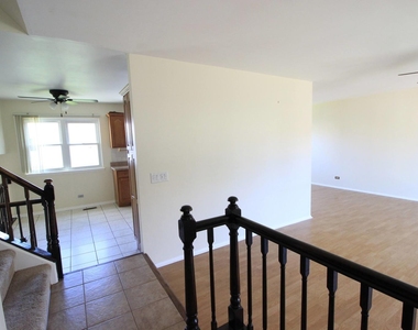 9 Warwick Court - Photo Thumbnail 2