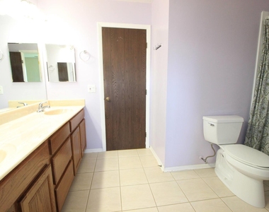 9 Warwick Court - Photo Thumbnail 10