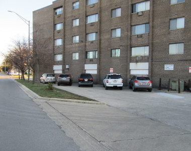 7650 W Altgeld Street - Photo Thumbnail 16