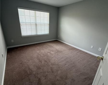 1667 Overview Circle - Photo Thumbnail 12
