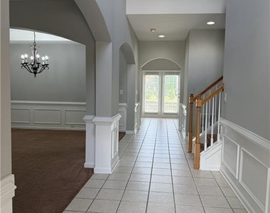 1667 Overview Circle - Photo Thumbnail 2