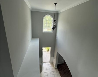 1667 Overview Circle - Photo Thumbnail 1