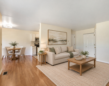 215 Brett Circle - Photo Thumbnail 5