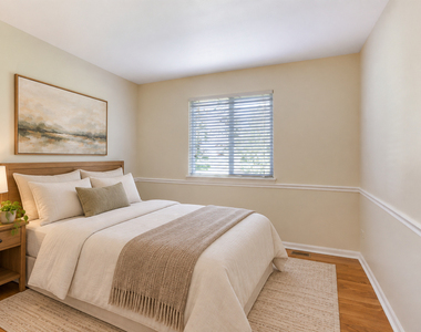 215 Brett Circle - Photo Thumbnail 15