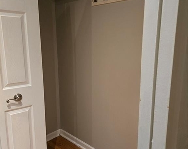 317 8th Street Ne - Photo Thumbnail 3