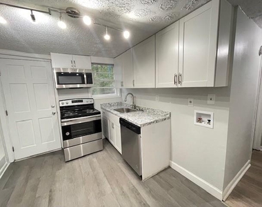 665 Barnes Drive Sw - Photo Thumbnail 2
