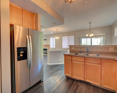 1858 S Fallbrook Drive - Photo Thumbnail 15
