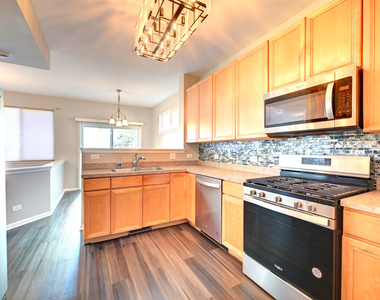 1858 S Fallbrook Drive - Photo Thumbnail 13
