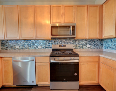 1858 S Fallbrook Drive - Photo Thumbnail 14