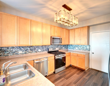 1858 S Fallbrook Drive - Photo Thumbnail 20