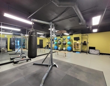 1101 Juniper Street Ne - Photo Thumbnail 22