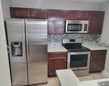 1101 Juniper Street Ne - Photo Thumbnail 3