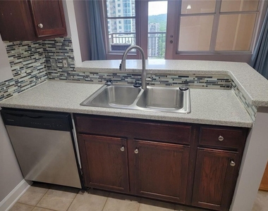 1101 Juniper Street Ne - Photo Thumbnail 4