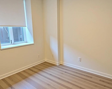 1453 Maple Avenue - Photo Thumbnail 6