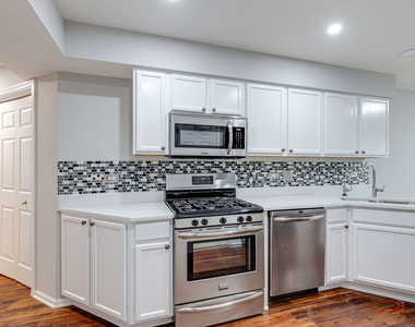 2509 Dickens Drive - Photo Thumbnail 10