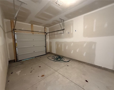 2558 Coventry Street Sw - Photo Thumbnail 8