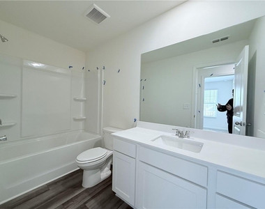 2558 Coventry Street Sw - Photo Thumbnail 18