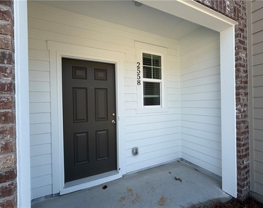 2558 Coventry Street Sw - Photo Thumbnail 1