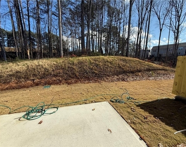 2558 Coventry Street Sw - Photo Thumbnail 4