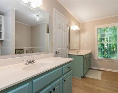6011 Crabapple Way - Photo Thumbnail 36