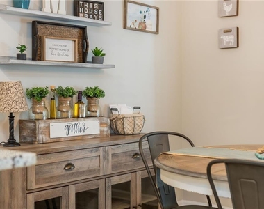 6011 Crabapple Way - Photo Thumbnail 21