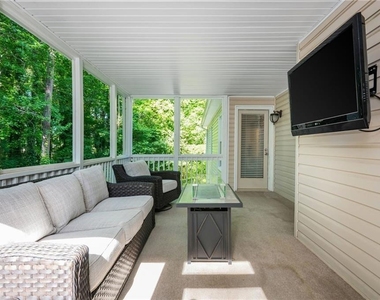 6011 Crabapple Way - Photo Thumbnail 28