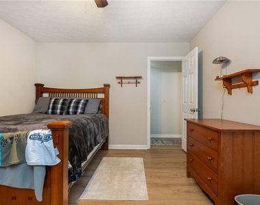 6011 Crabapple Way - Photo Thumbnail 47