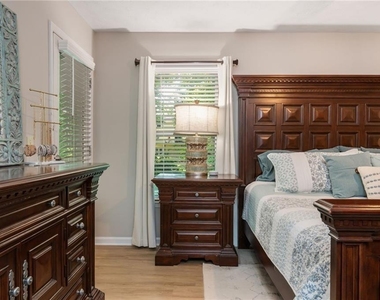 6011 Crabapple Way - Photo Thumbnail 30