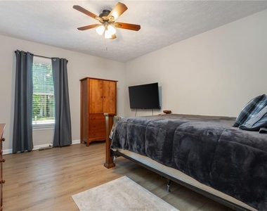 6011 Crabapple Way - Photo Thumbnail 46