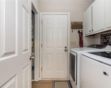 6011 Crabapple Way - Photo Thumbnail 22